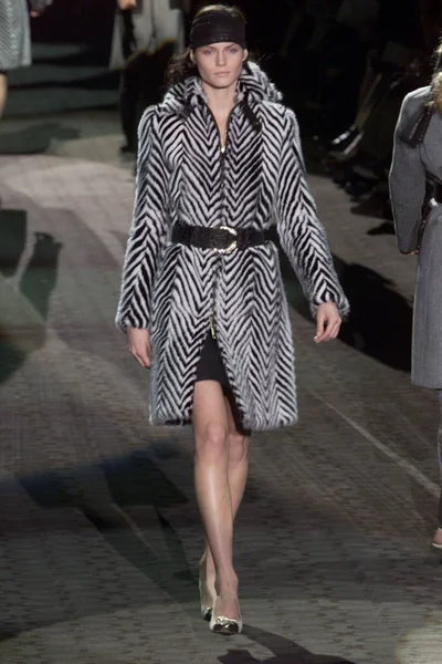 Look 13